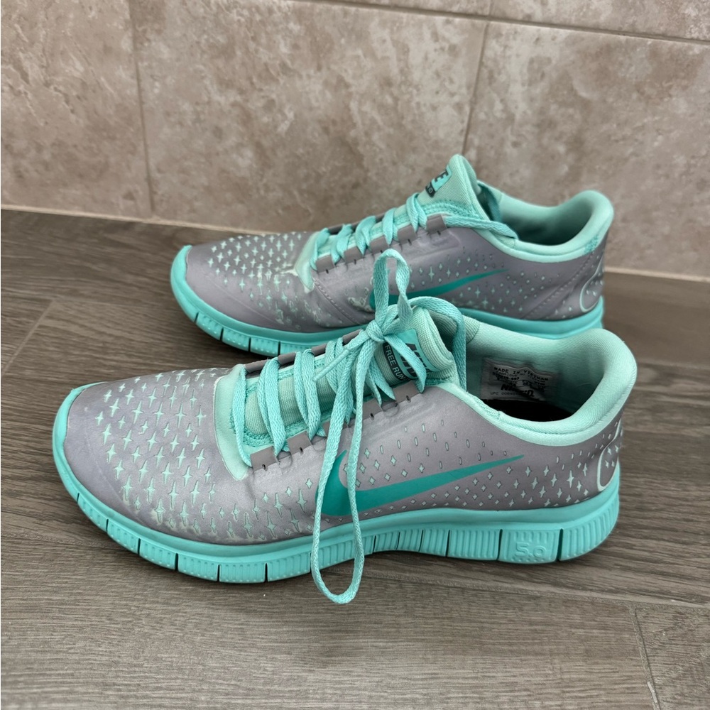 Nike Women's Free Run Shoes in Tiffany Blue and Reflective Silver